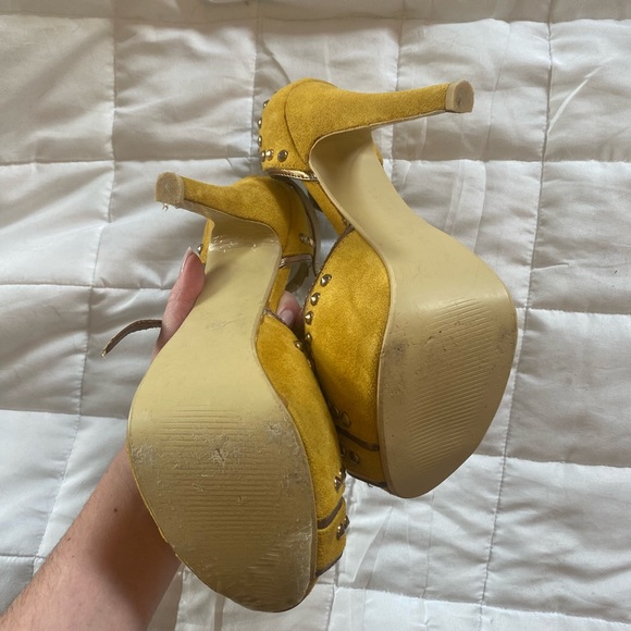 CLN yellow platform heels - Picture 5 of 5